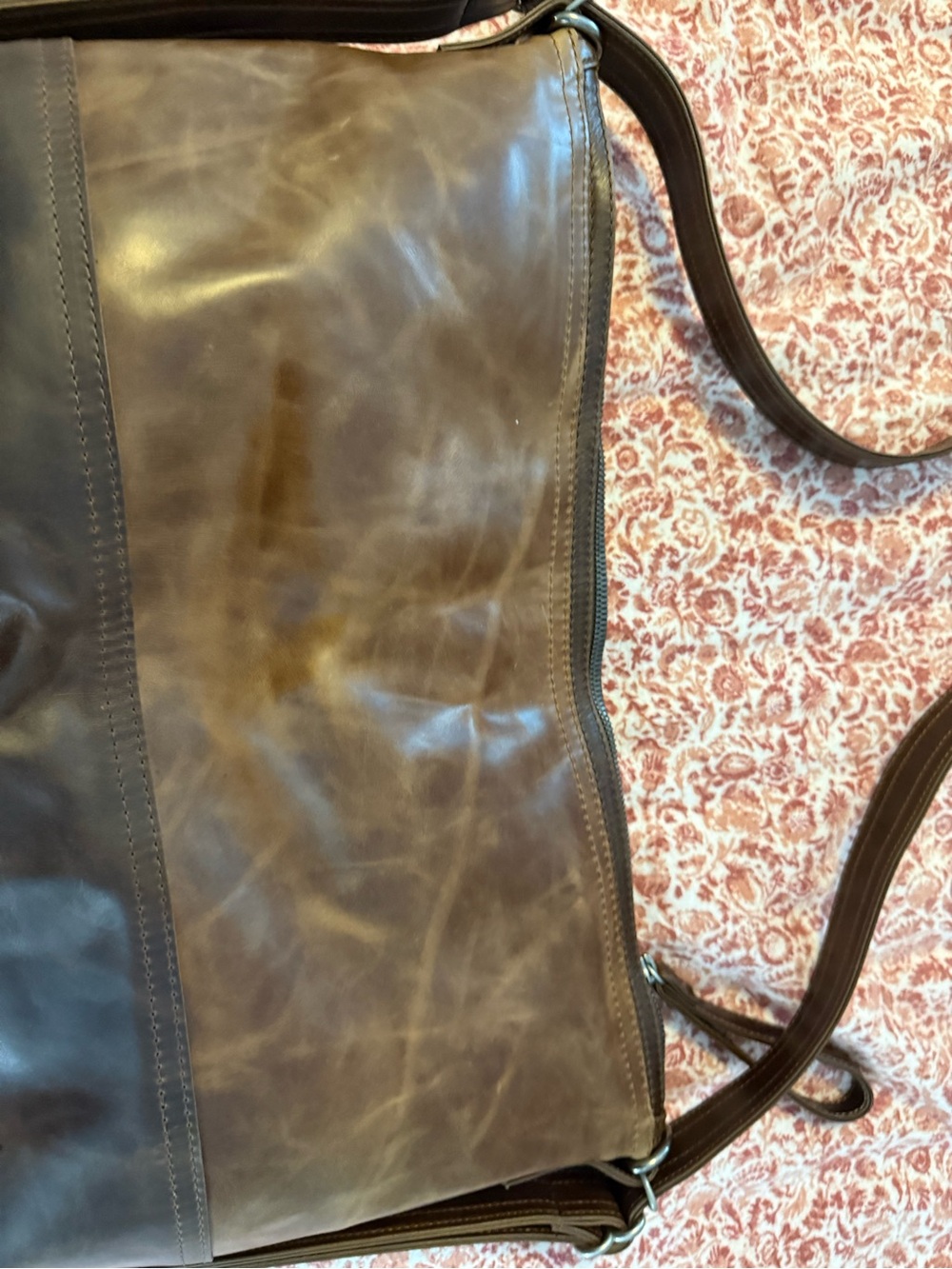 Rough & Tumble Large City Safari in Bourbon + Selkie with clip on strap - Picture 9 of 16